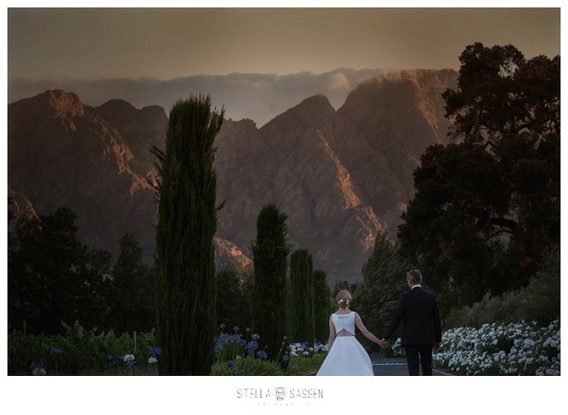 couple photos in cape town mountains at wedding